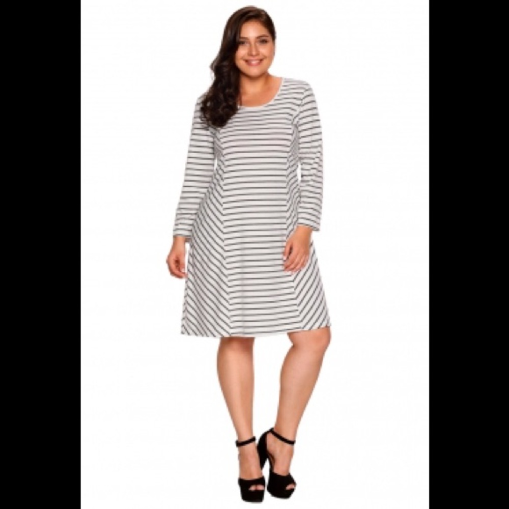Relaxed Curvy Dress